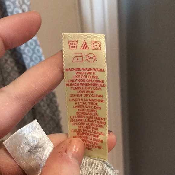 3/$20 Grey and White Patterned cardigan - Picture 5 of 5